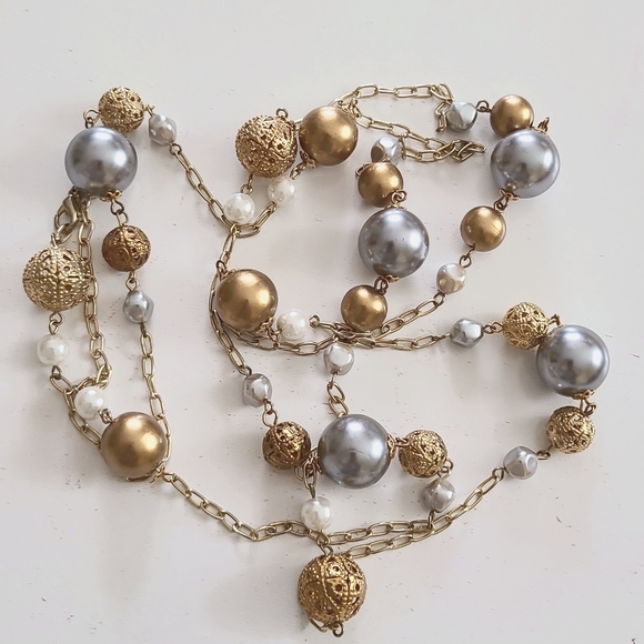 Jewelry - Elegant Gold and Silver Beaded Necklace